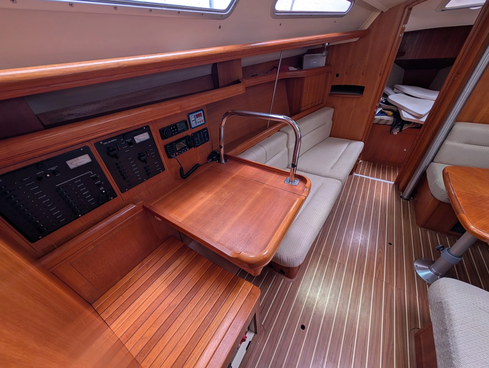2006 Hunter 38