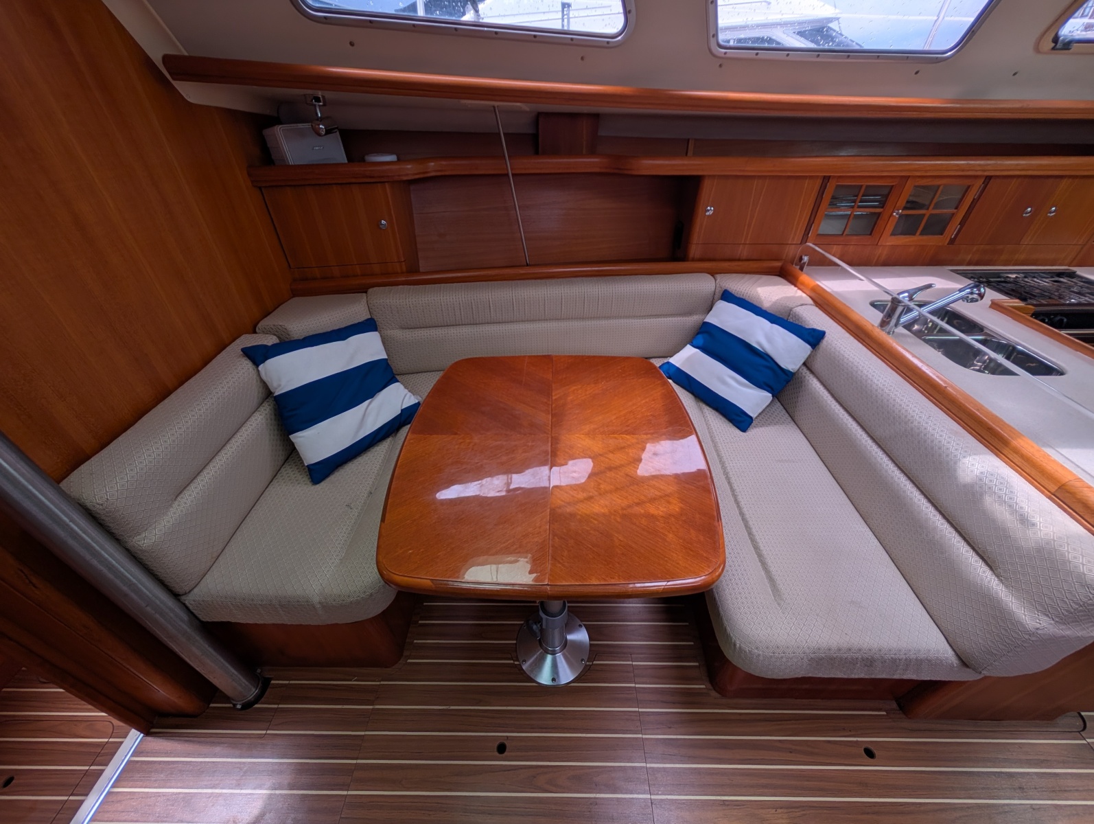 2006 Hunter 38