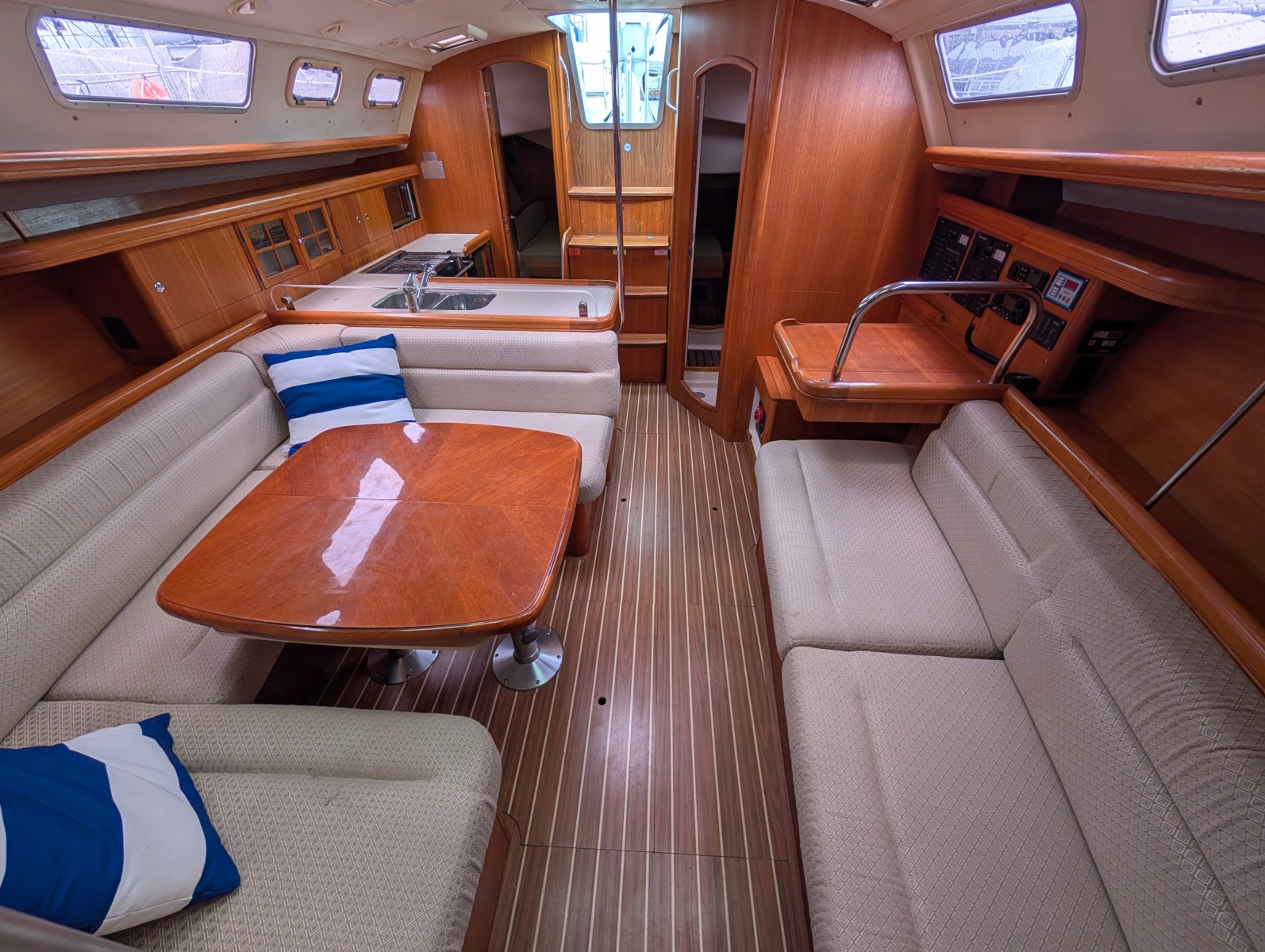2006 Hunter 38