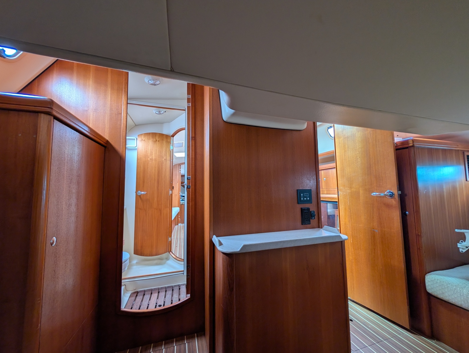 2006 Hunter 38
