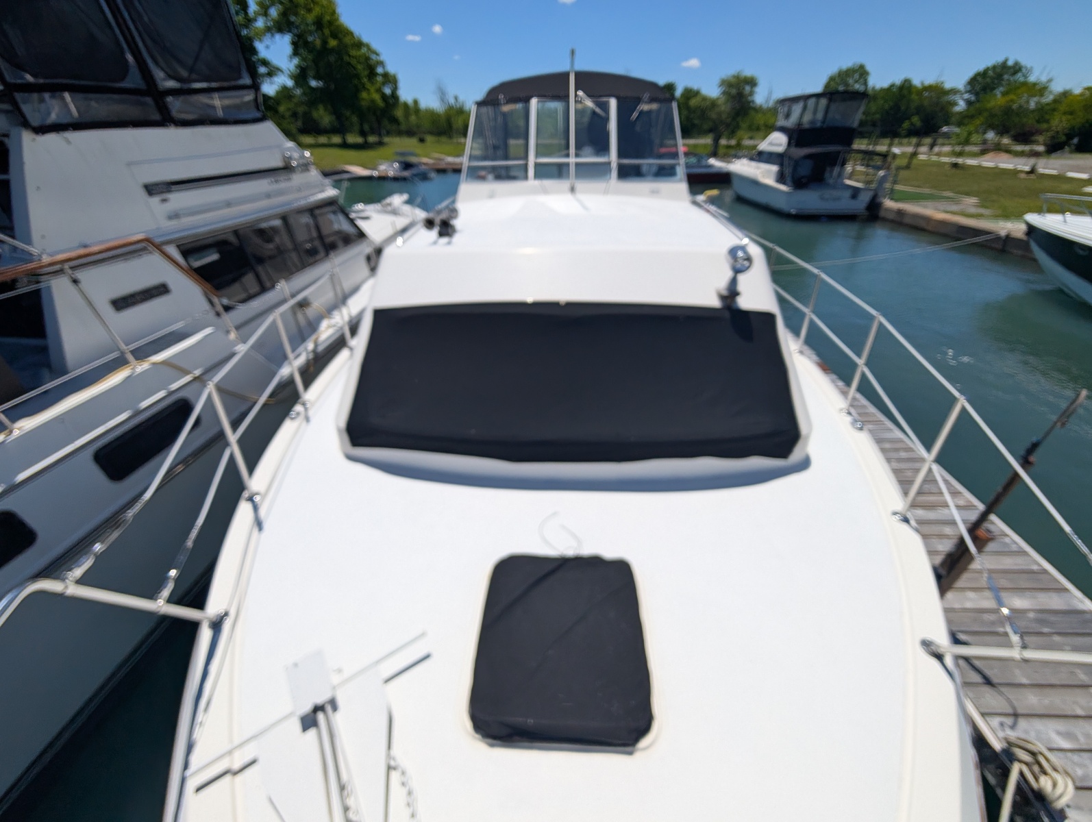 1977 Trojan 36 Tri-Cabin 36