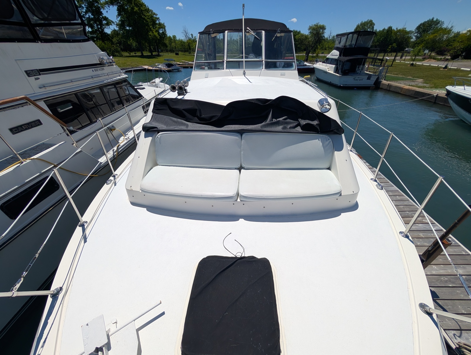 1977 Trojan 36 Tri-Cabin 36