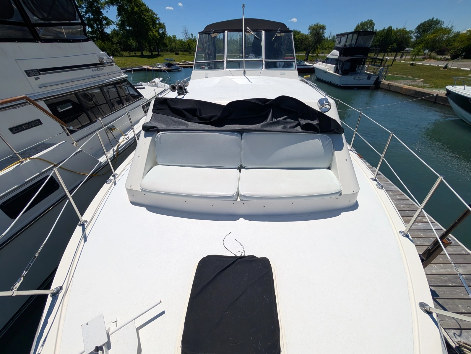 1977 Trojan 36 Tri-Cabin 36