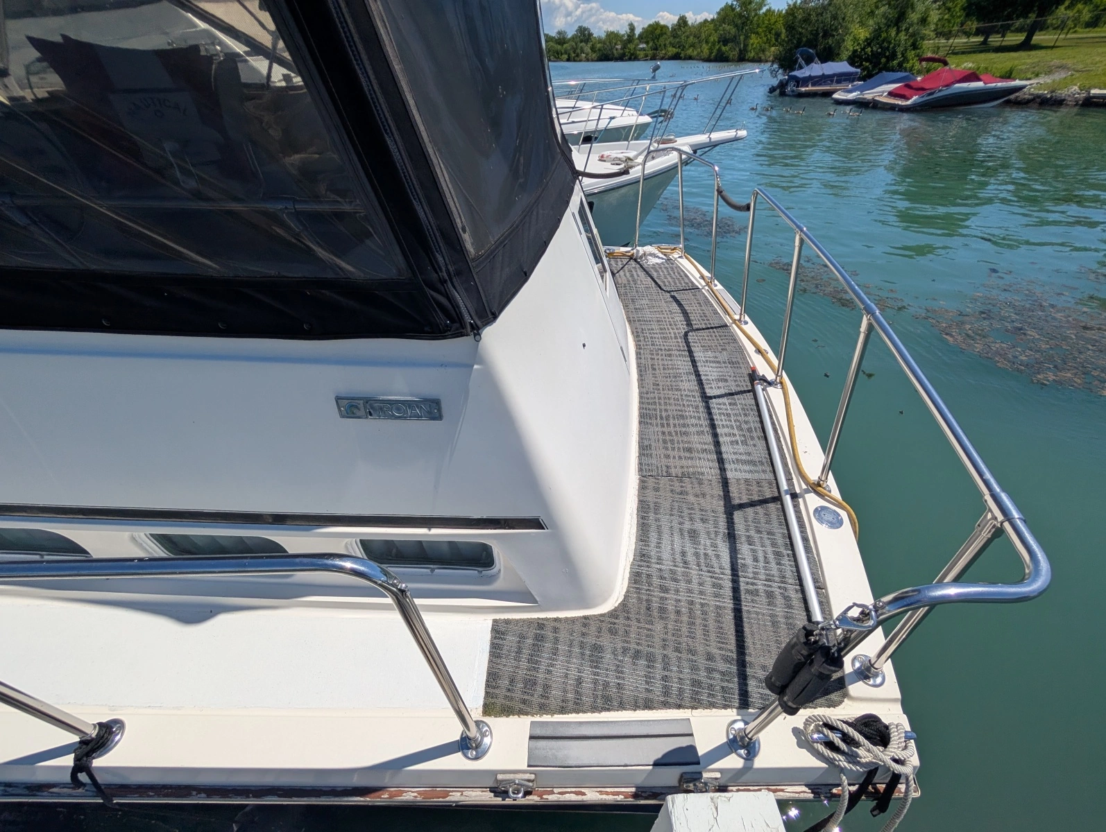 1977 Trojan 36 Tri-Cabin 36