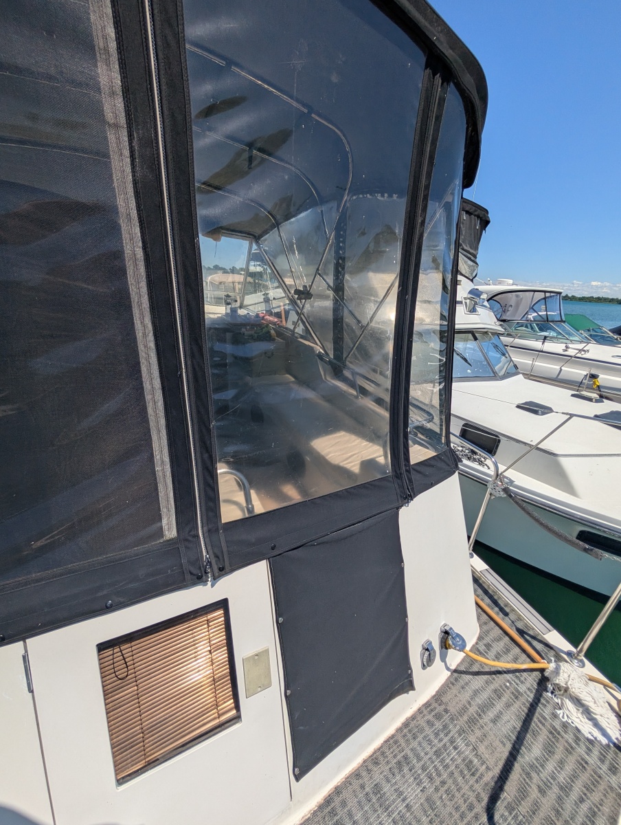 1977 Trojan 36 Tri-Cabin 36