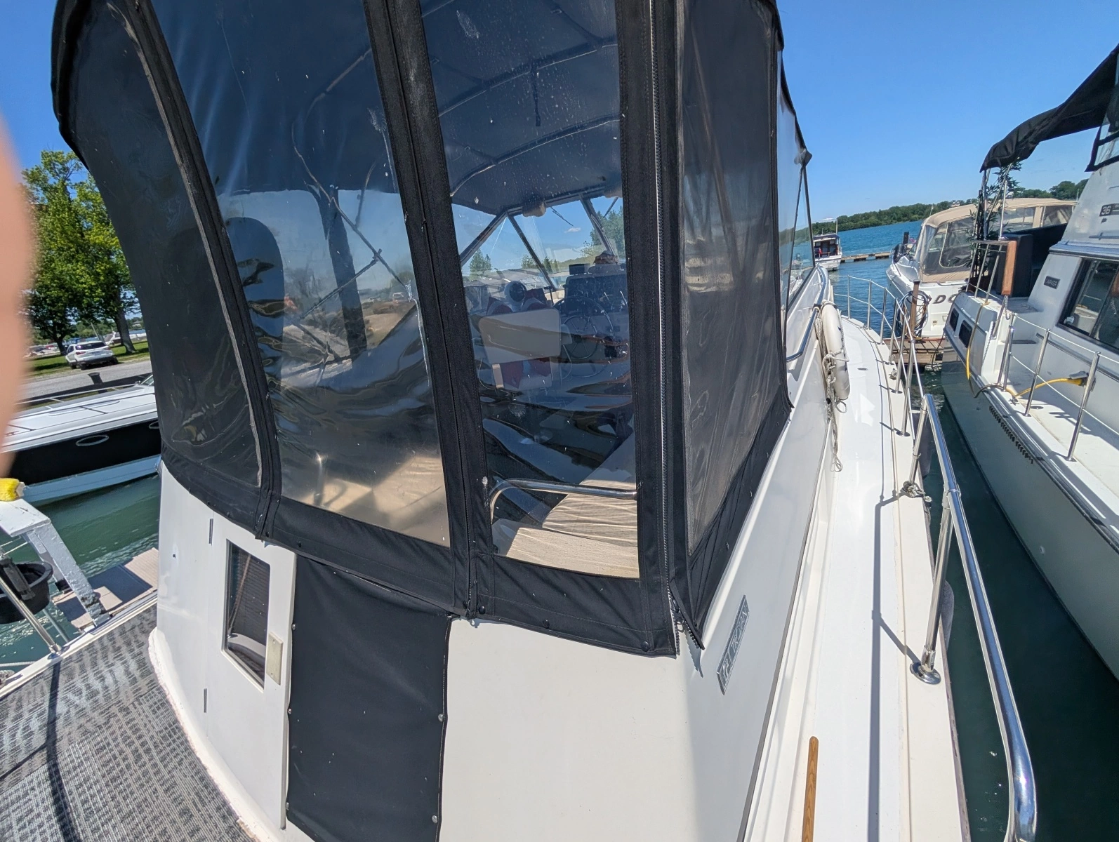 1977 Trojan 36 Tri-Cabin 36