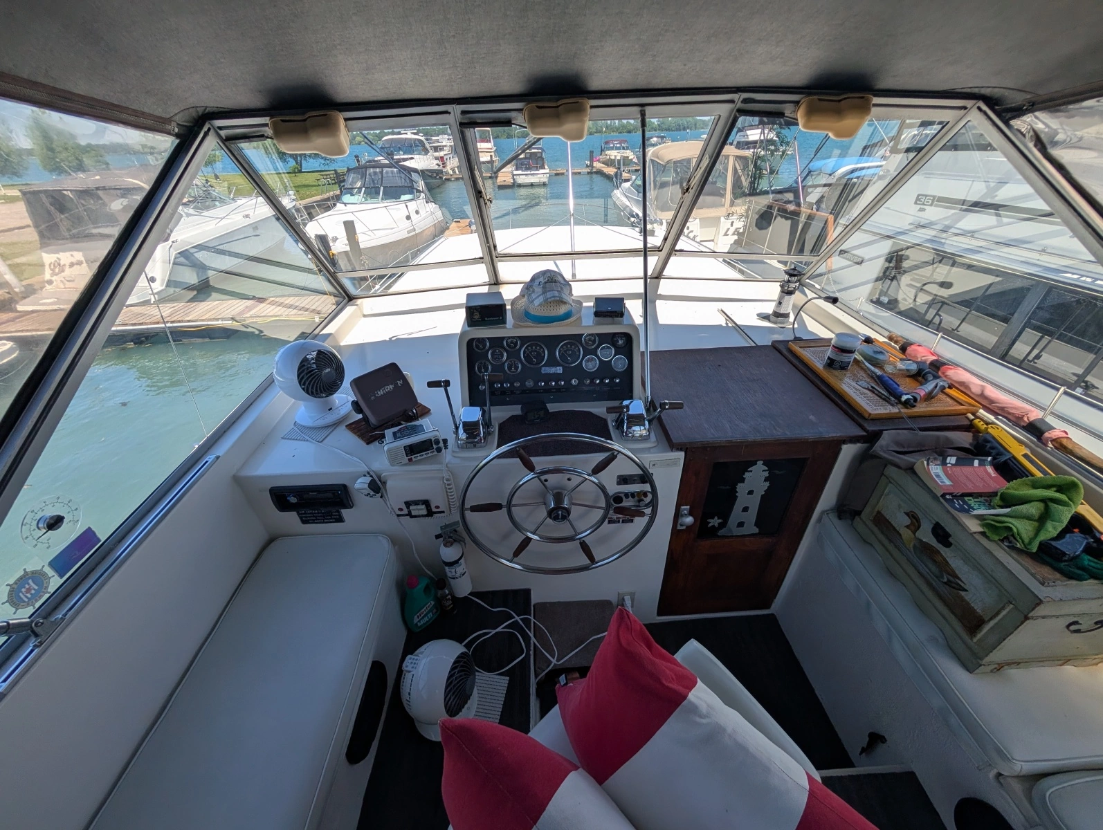 1977 Trojan 36 Tri-Cabin 36