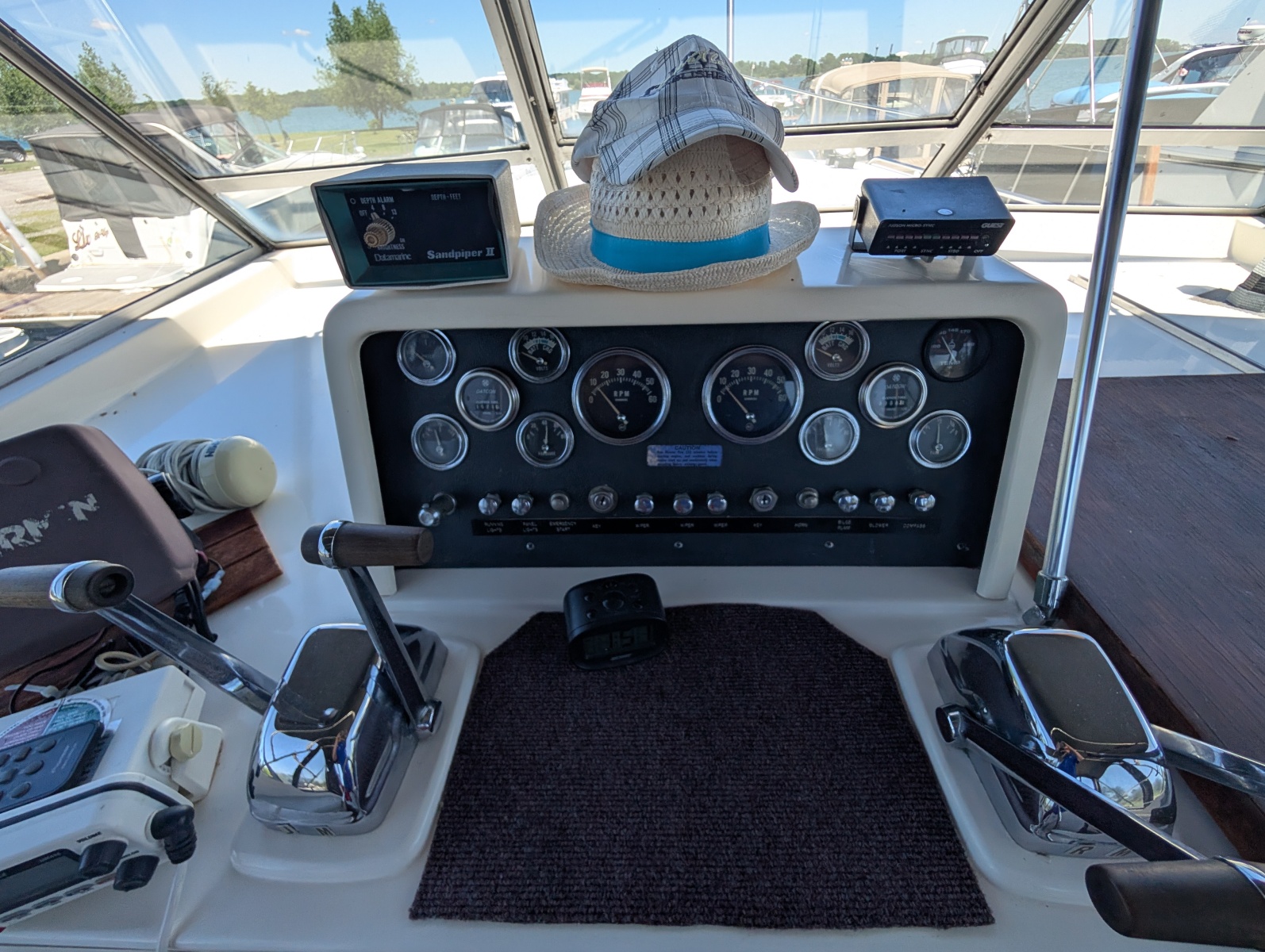 1977 Trojan 36 Tri-Cabin 36