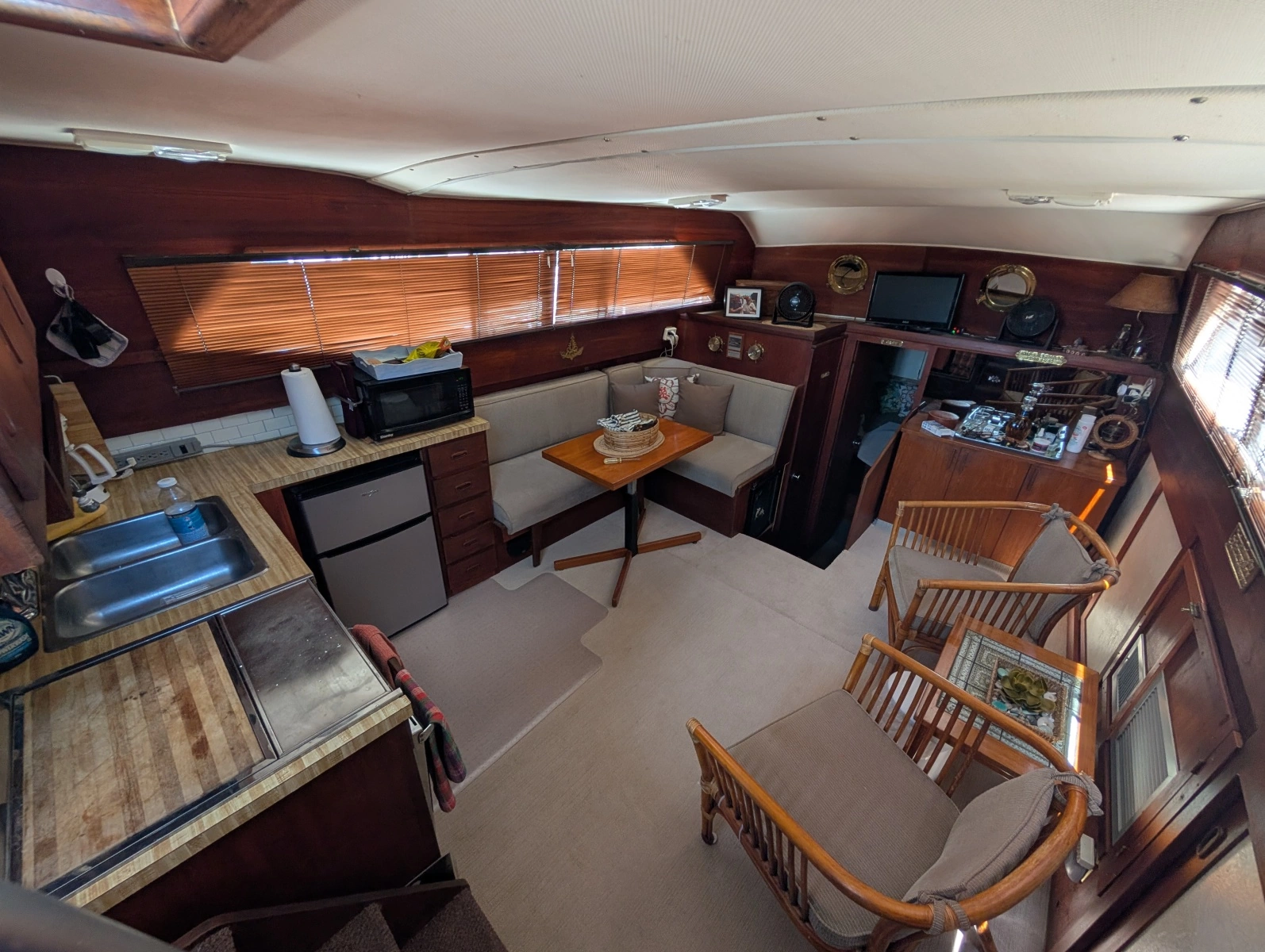 1977 Trojan 36 Tri-Cabin 36