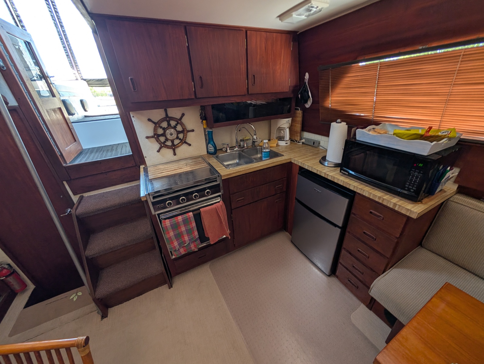 1977 Trojan 36 Tri-Cabin 36