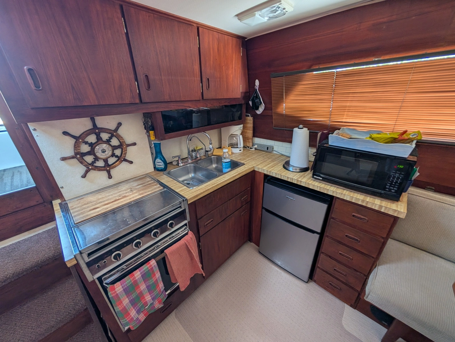 1977 Trojan 36 Tri-Cabin 36