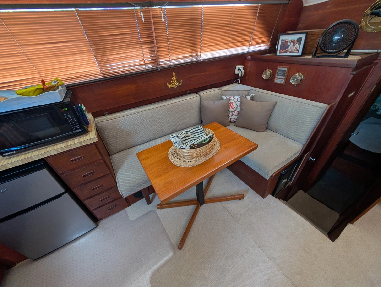 1977 Trojan 36 Tri-Cabin 36