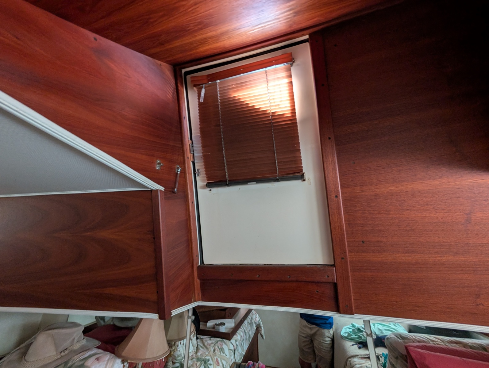 1977 Trojan 36 Tri-Cabin 36