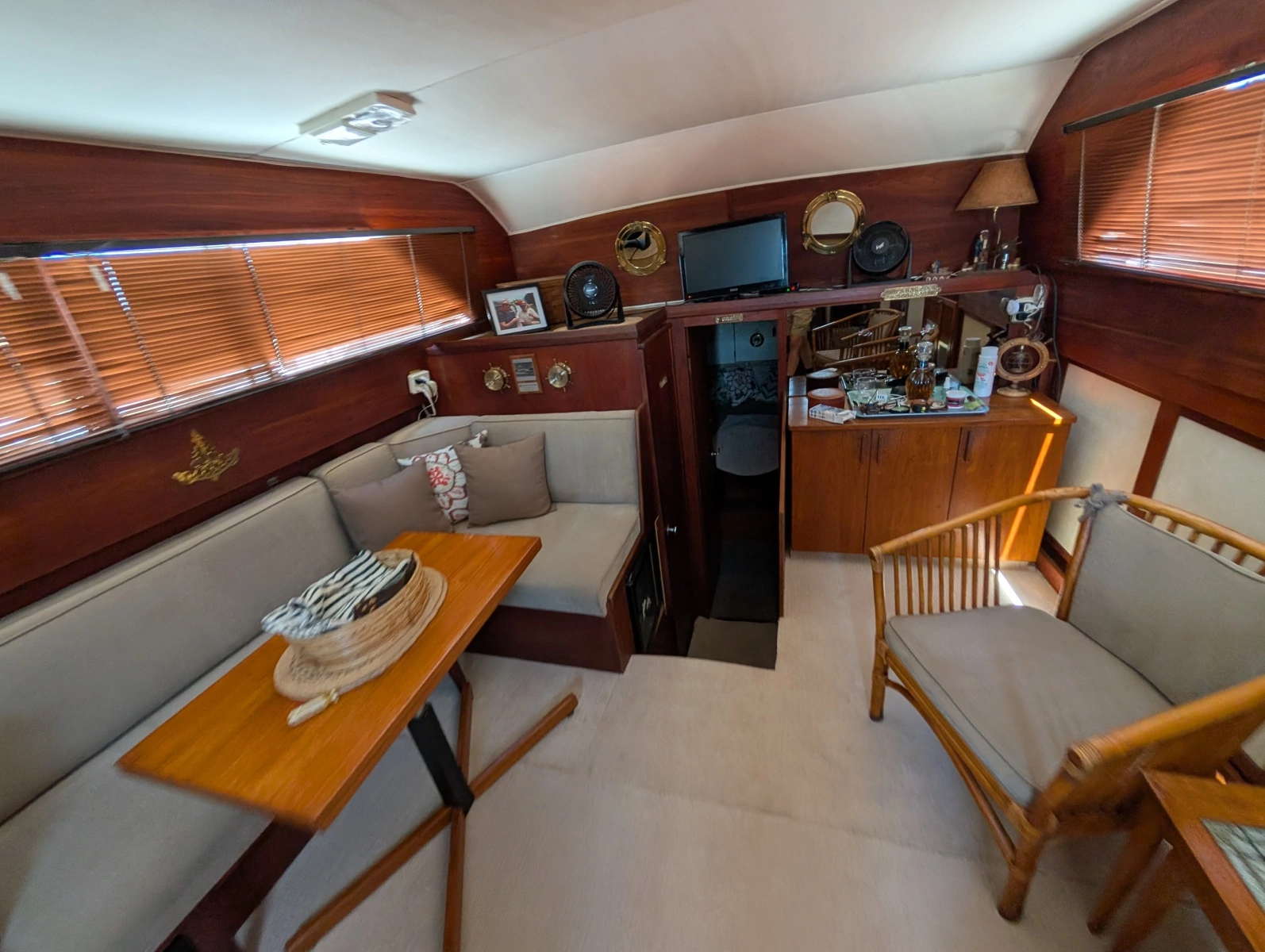 1977 Trojan 36 Tri-Cabin 36