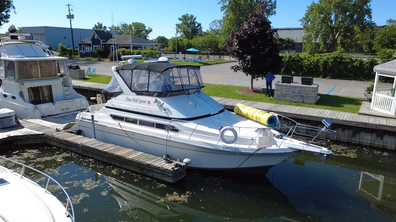 1990 Carver 380 Santego