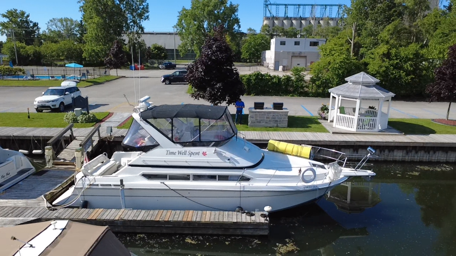 1990 Carver 380 Santego