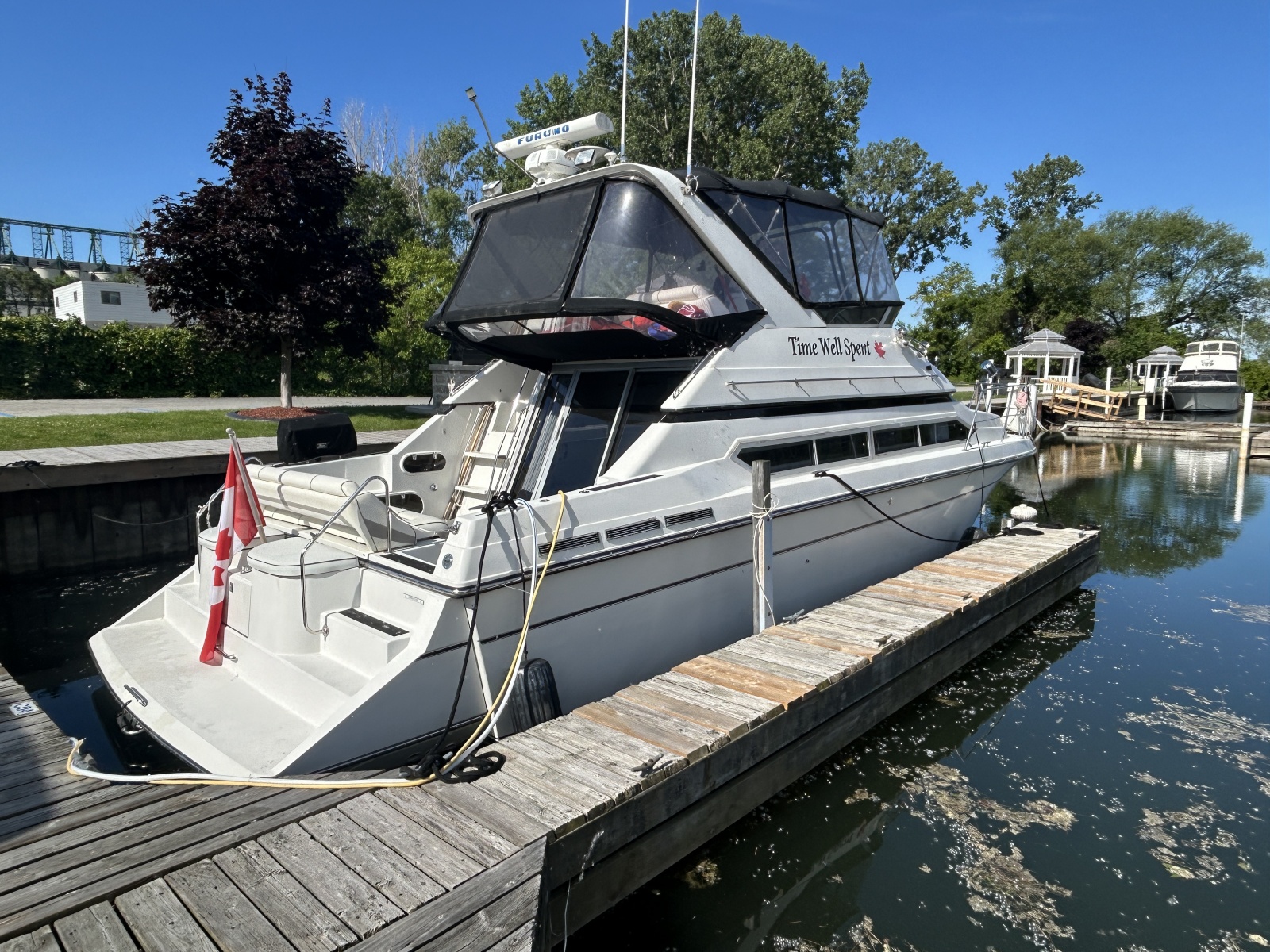 1990 Carver 380 Santego