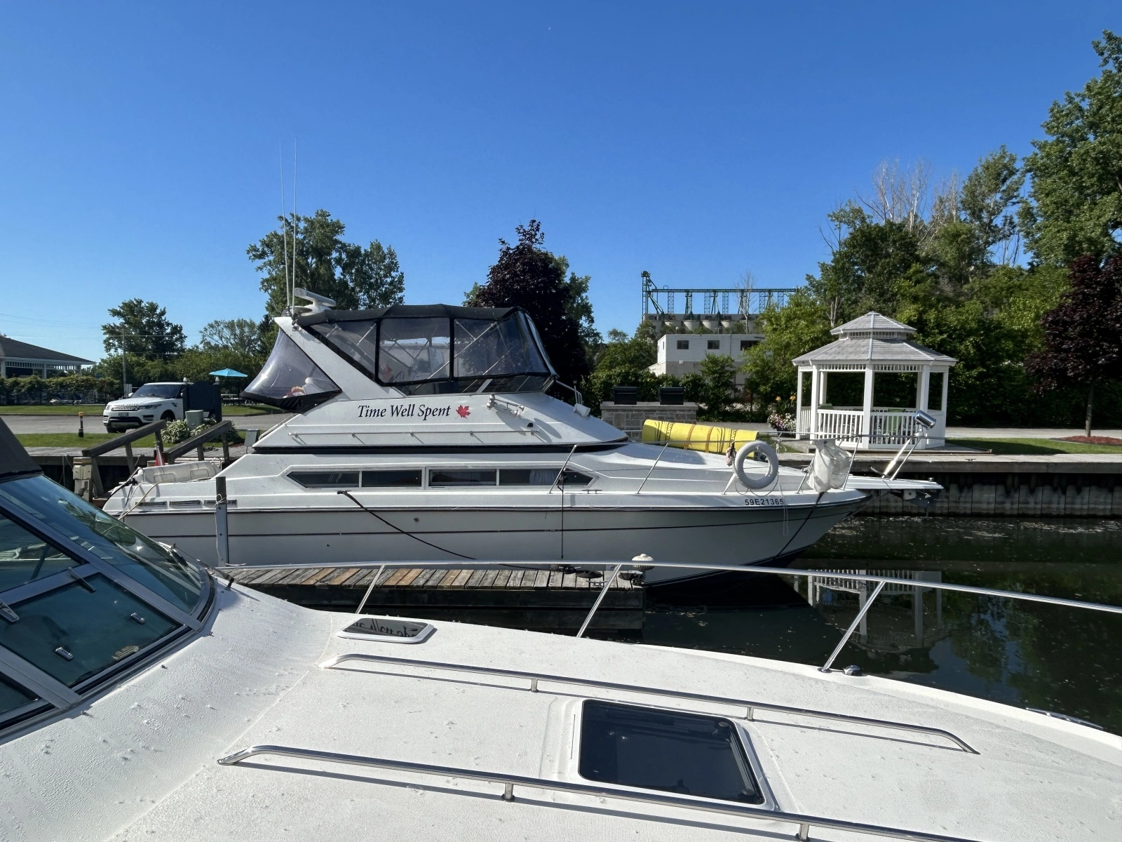 1990 Carver 380 Santego