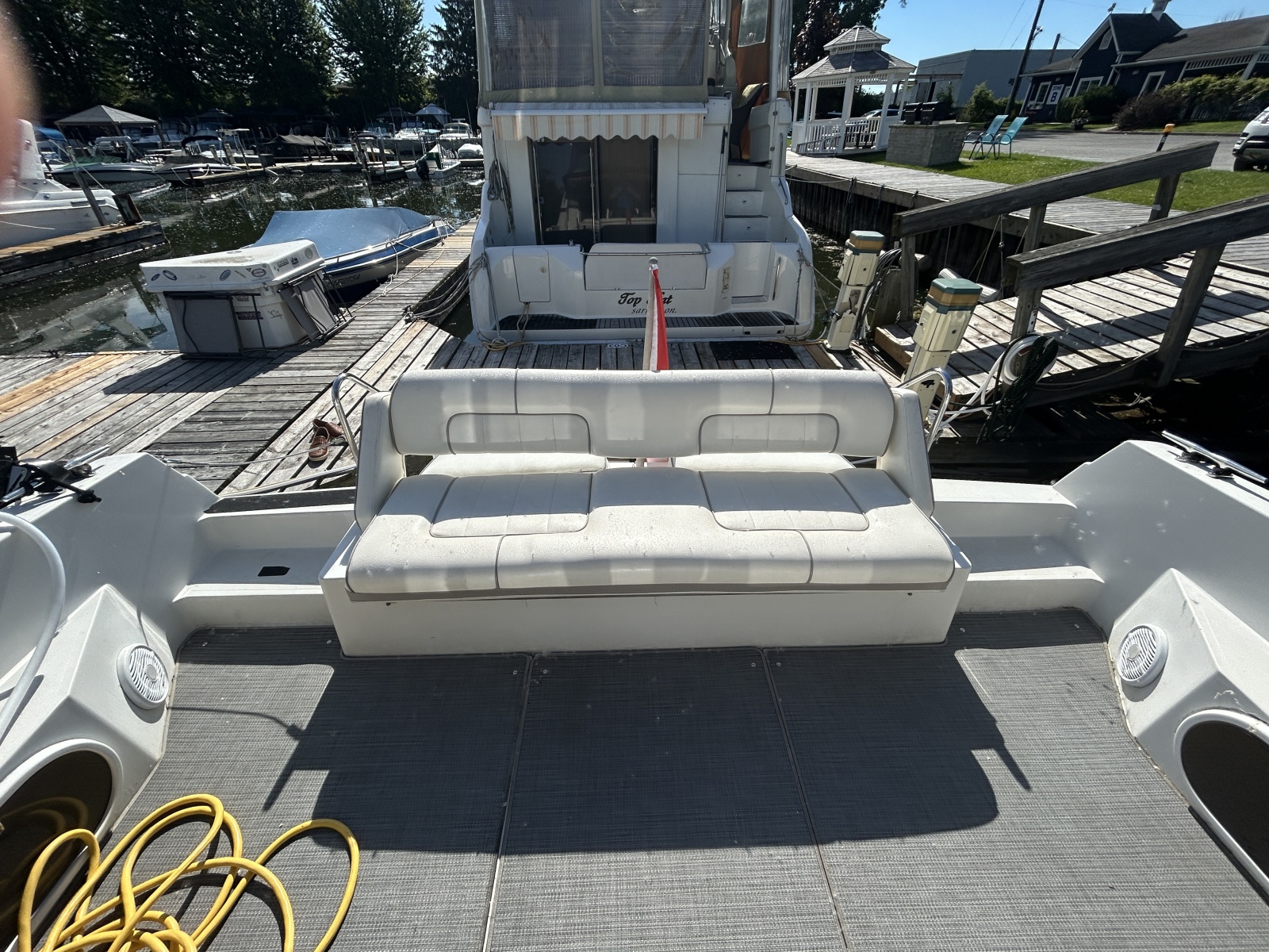 1990 Carver 380 Santego