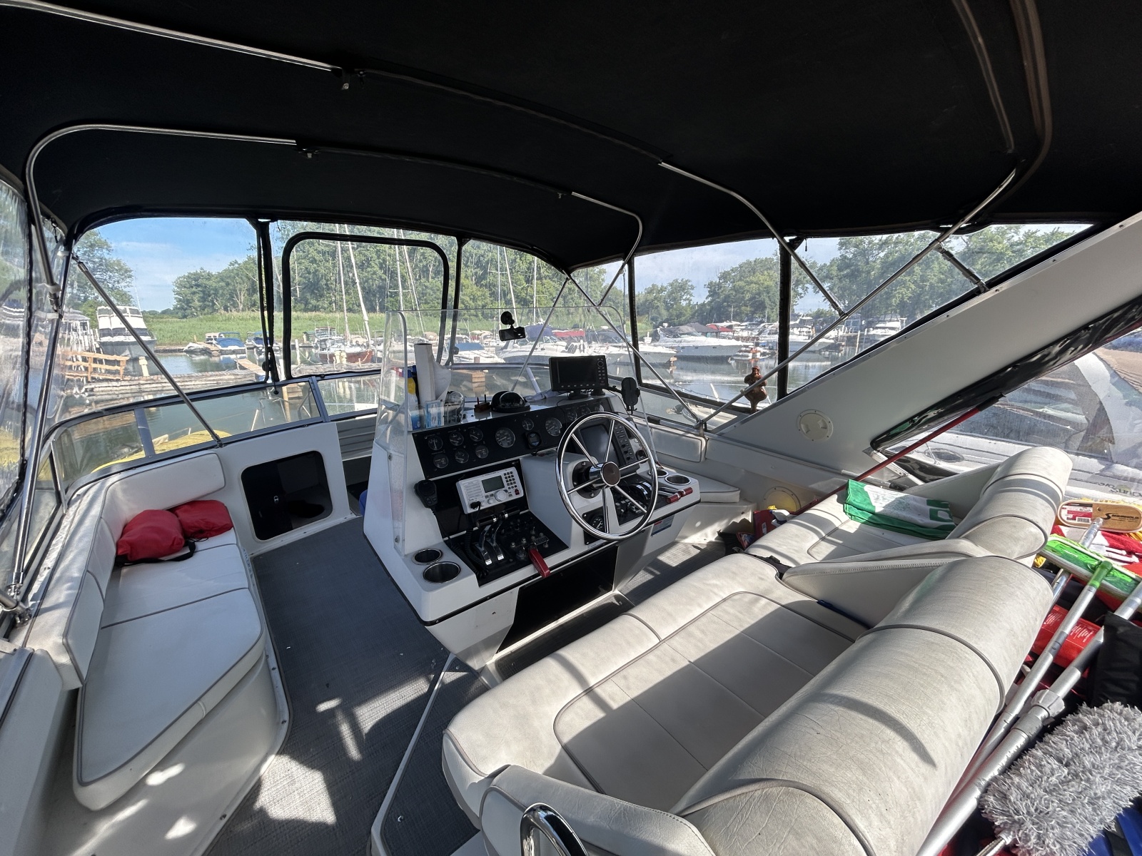 1990 Carver 380 Santego