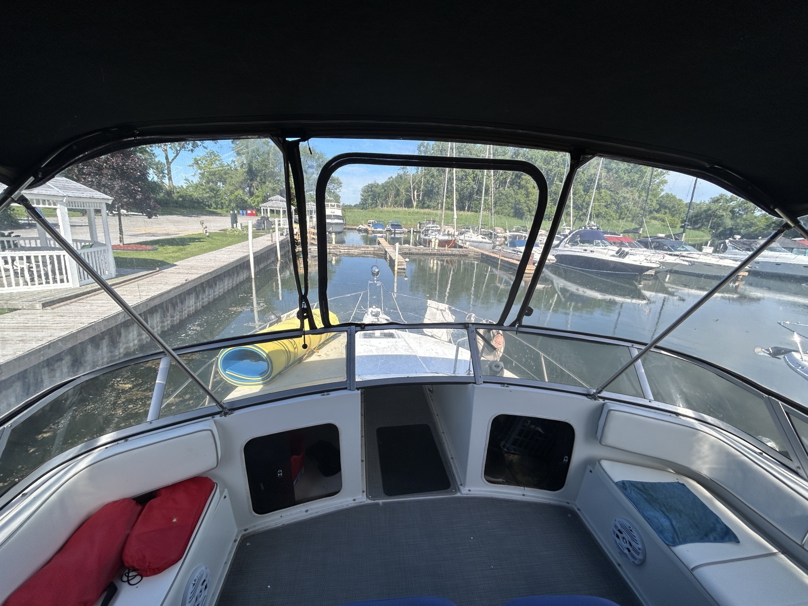 1990 Carver 380 Santego