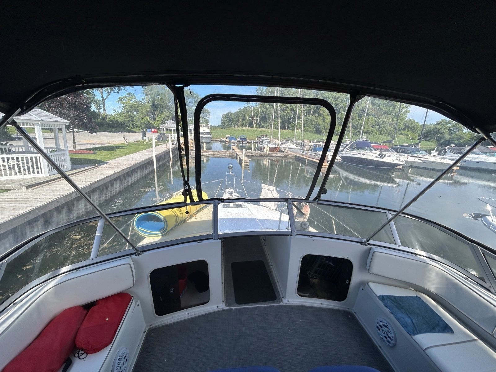 1990 Carver 380 Santego