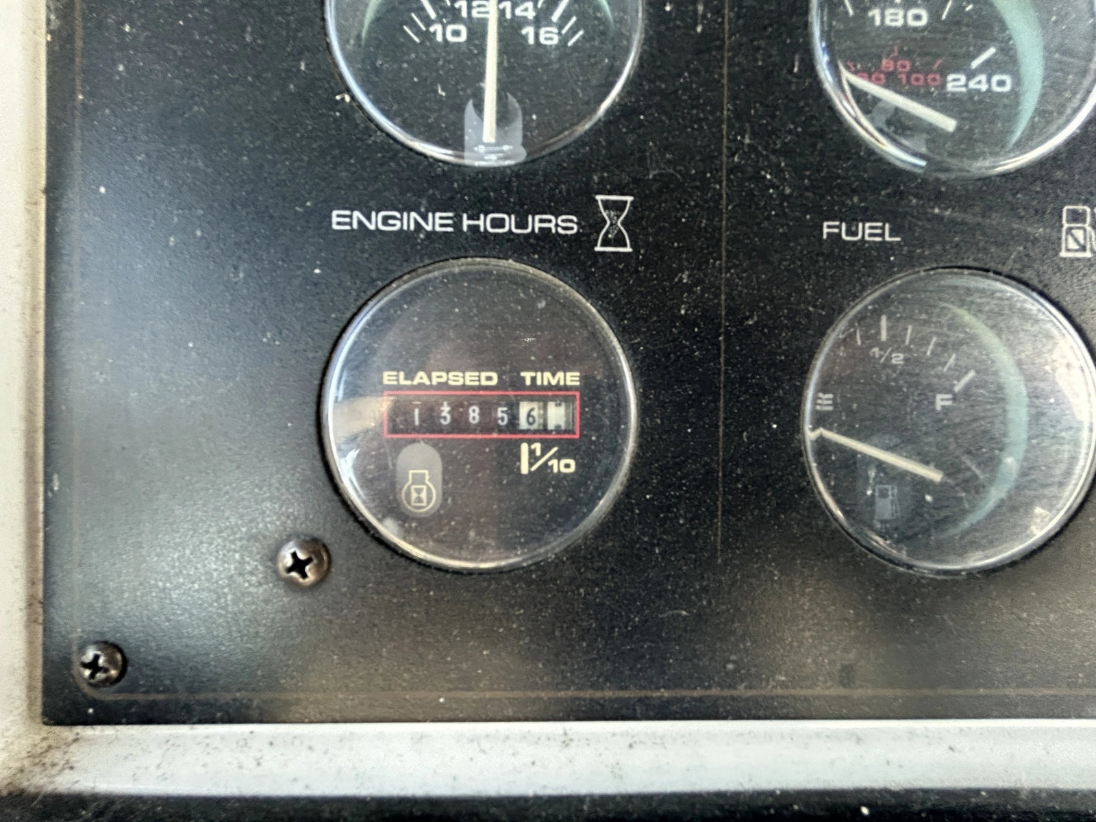 1990 Carver 380 Santego