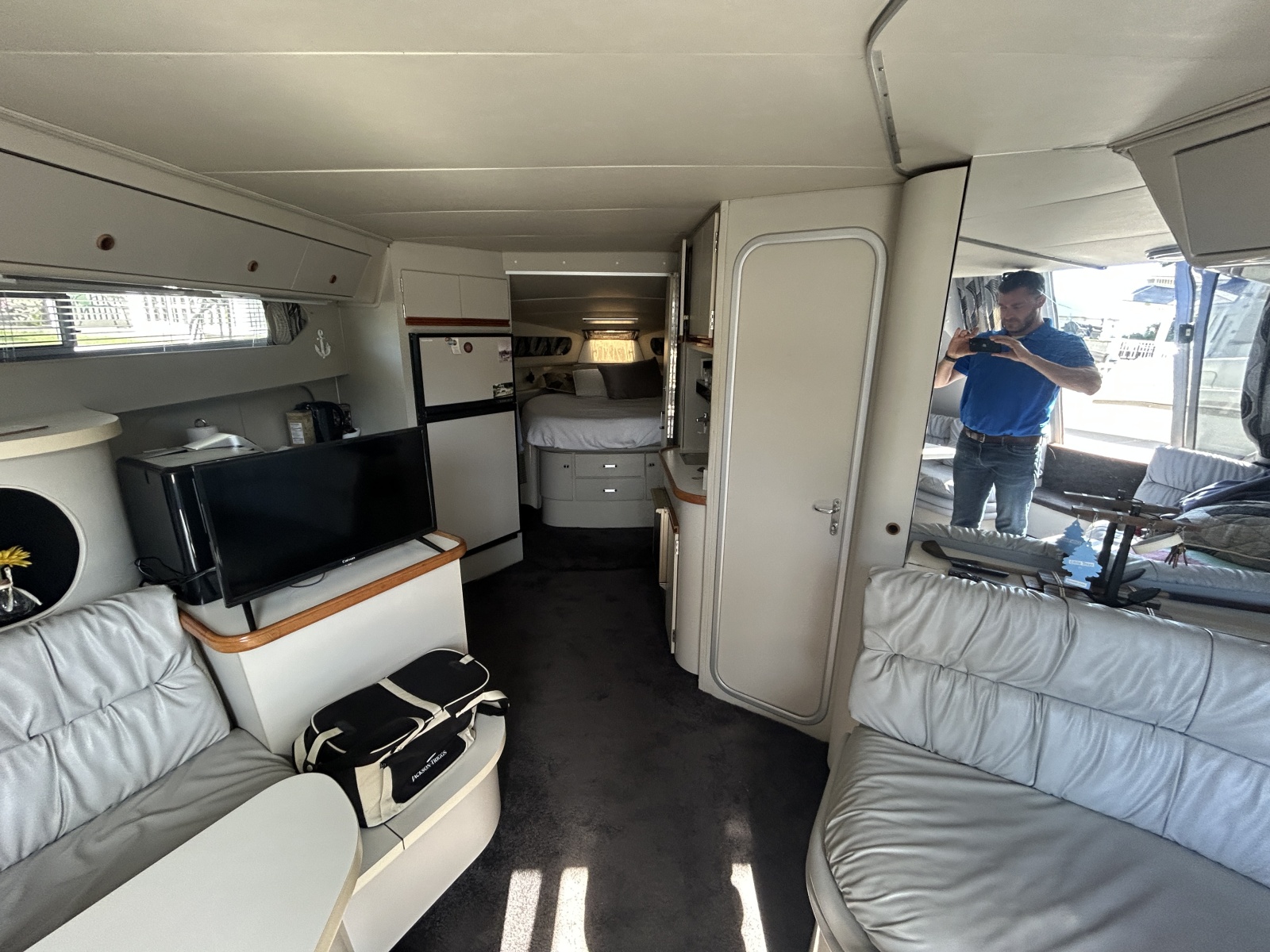 1990 Carver 380 Santego
