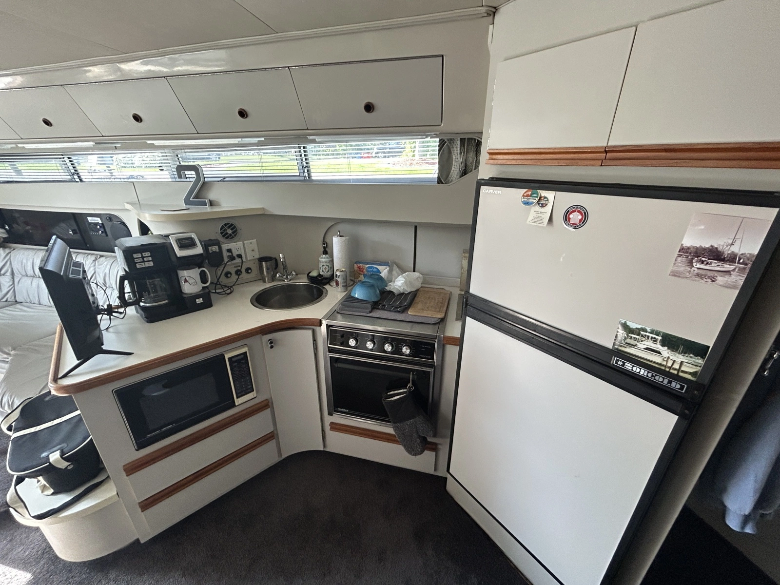 1990 Carver 380 Santego