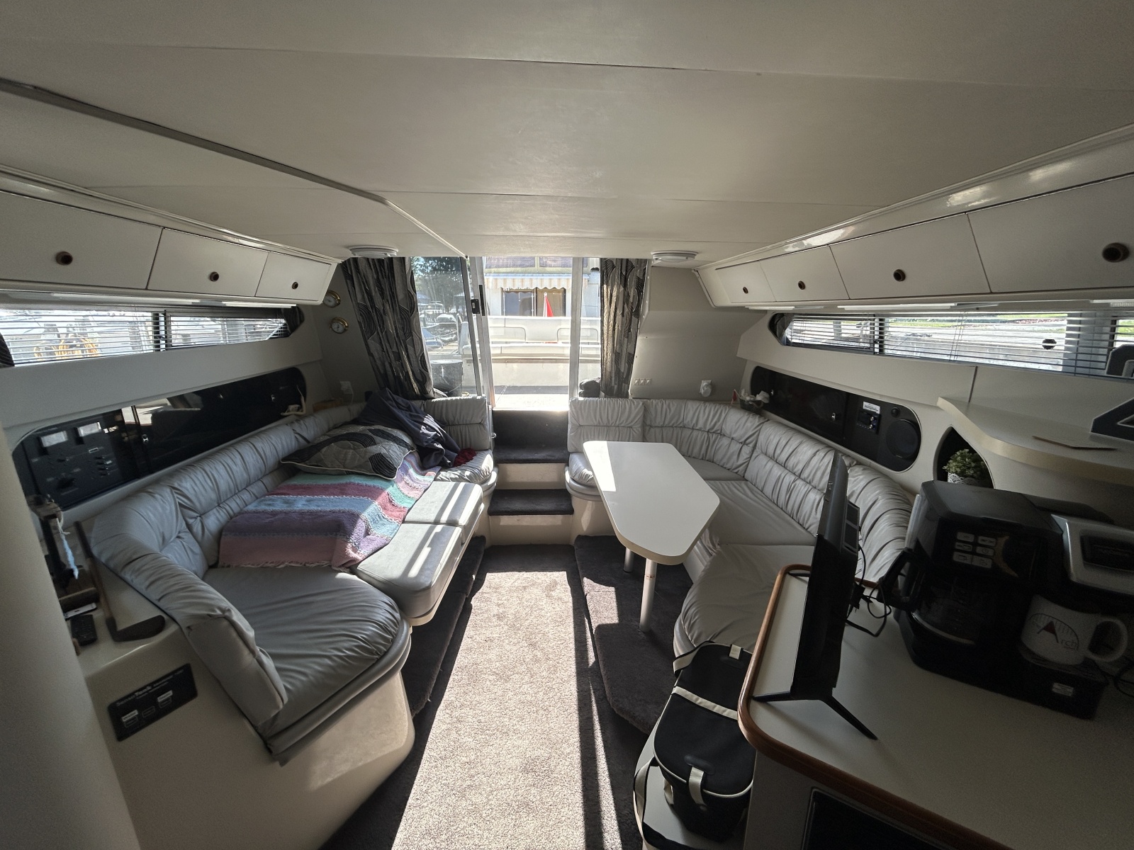 1990 Carver 380 Santego