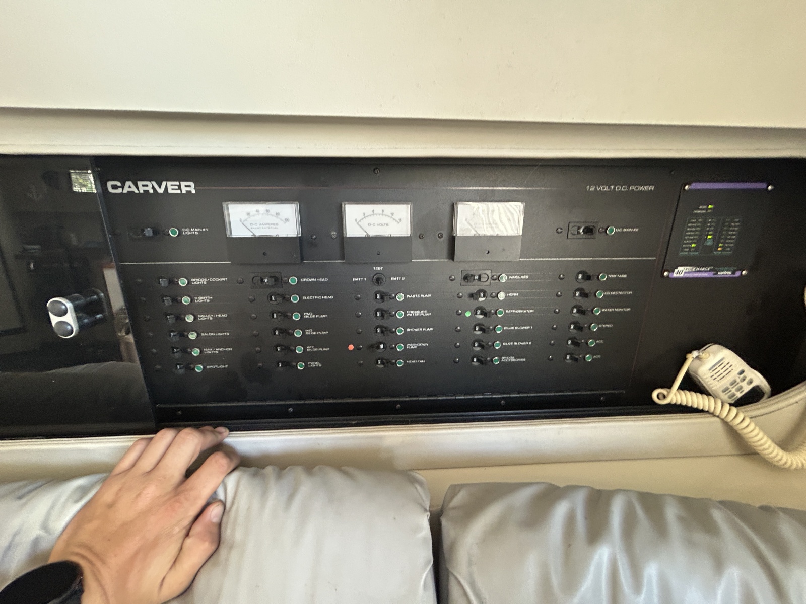 1990 Carver 380 Santego