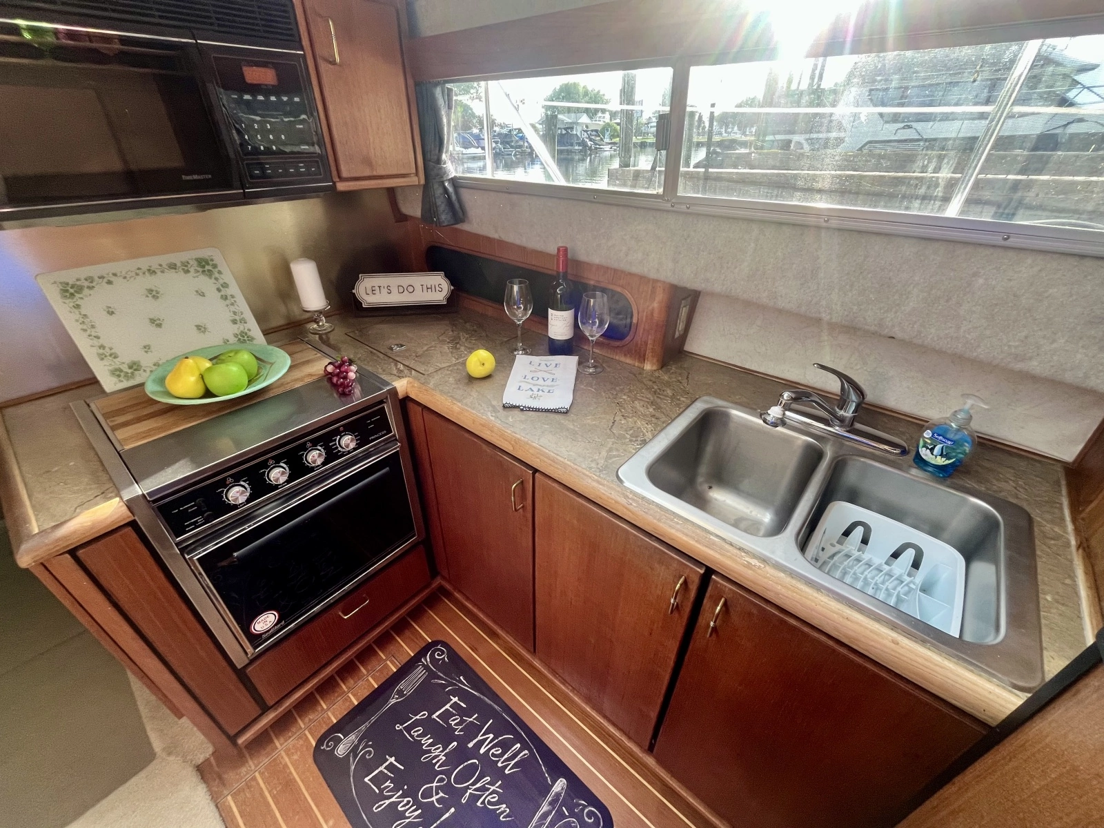 1990 Bayliner 3888 Motoryacht 38