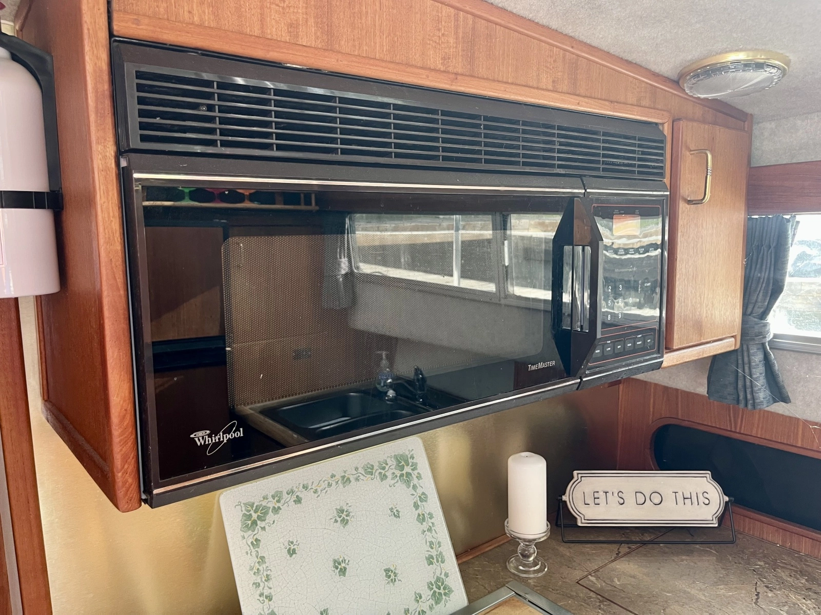 1990 Bayliner 3888 Motoryacht 38