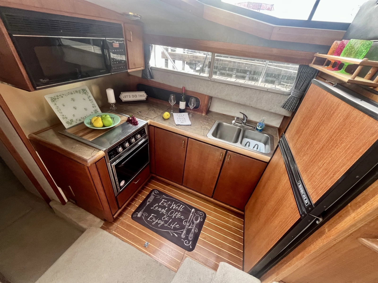 1990 Bayliner 3888 Motoryacht 38