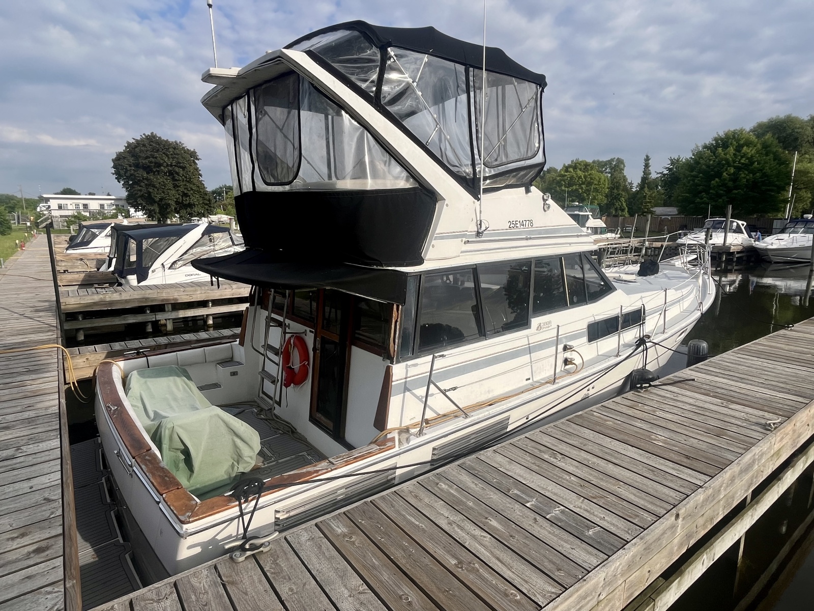 1990 Bayliner 3888 Motoryacht 38