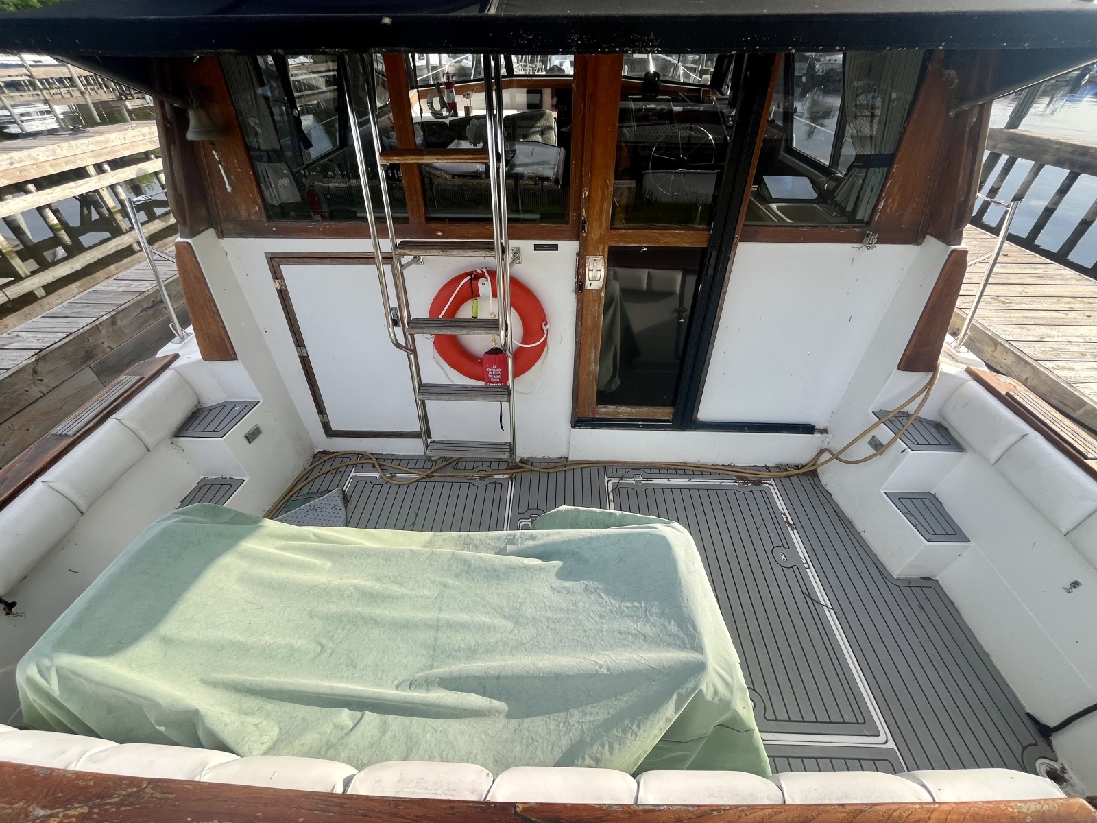1990 Bayliner 3888 Motoryacht 38