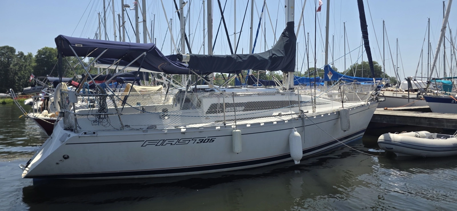1985 Beneteau First 305
