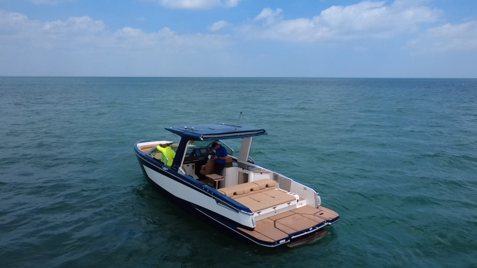 2021 Aviara AV32 32