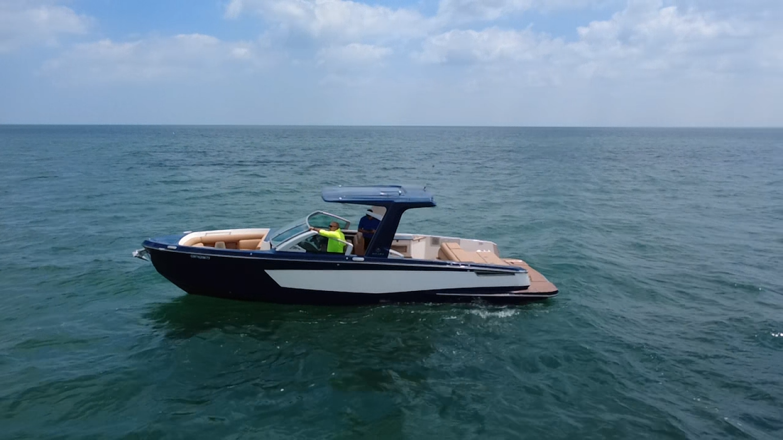 2021 Aviara AV32 32