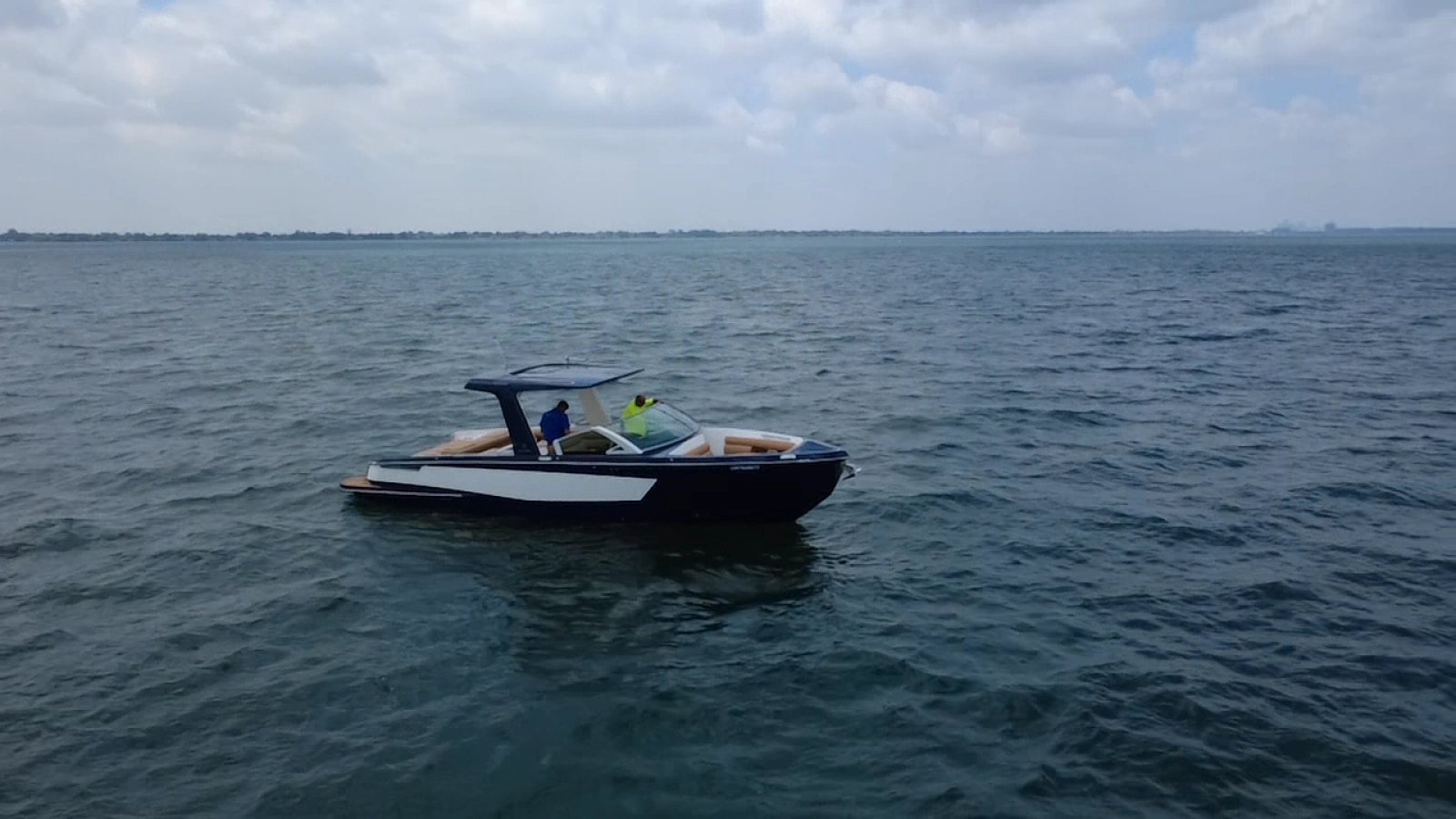 2021 Aviara AV32 32