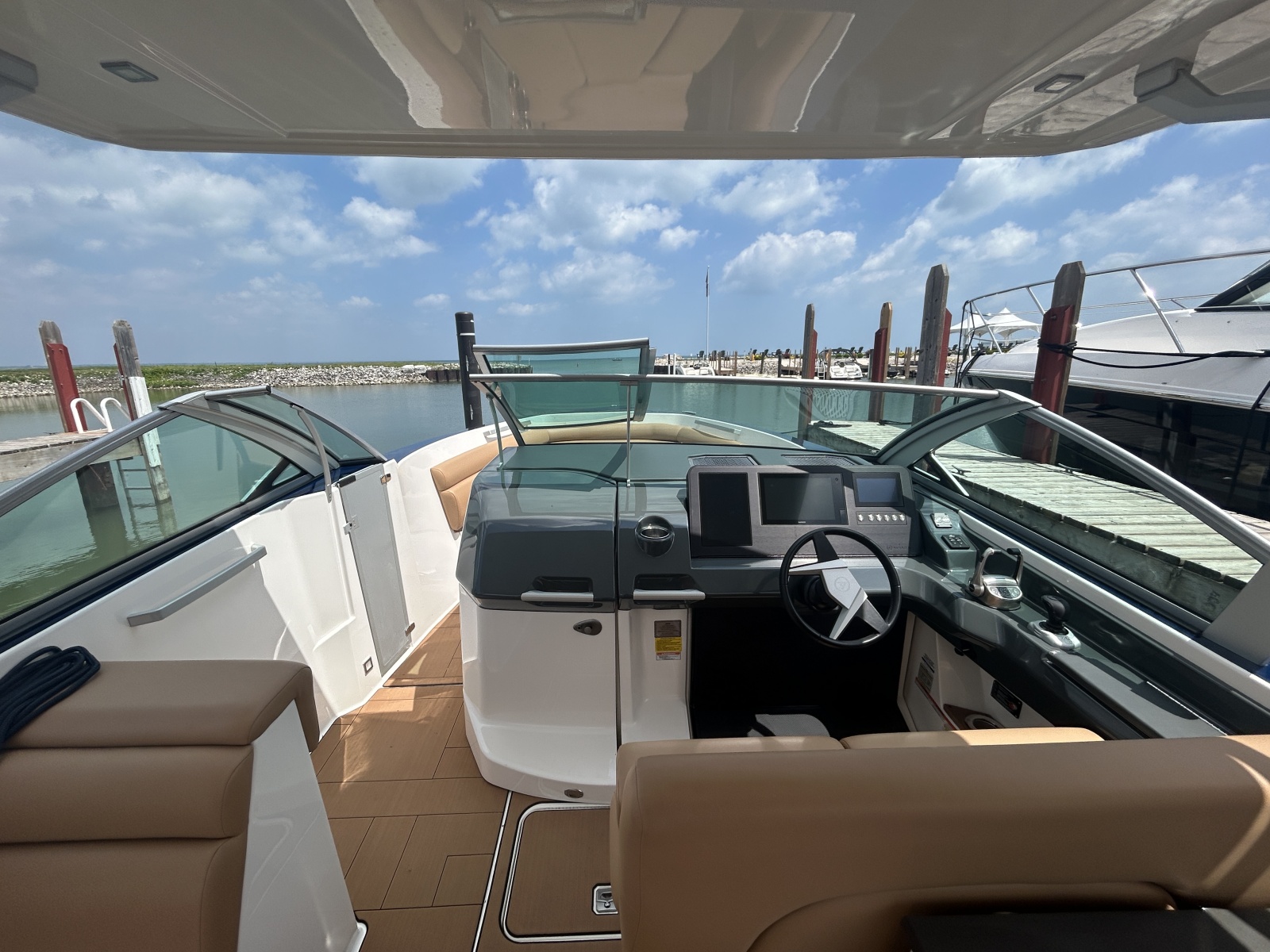 2021 Aviara AV32 32
