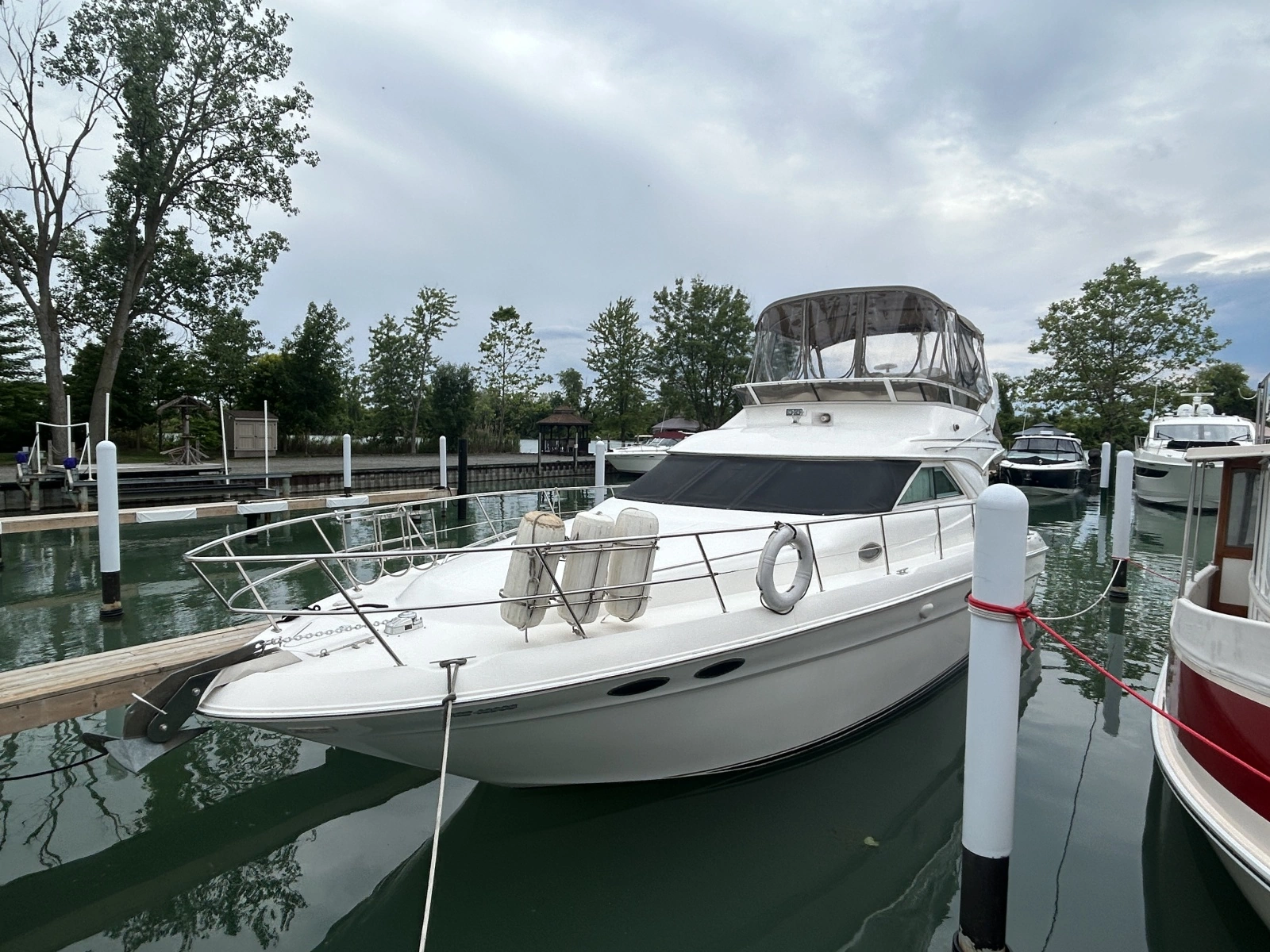 1999 Sea Ray 400 Sedan bridge