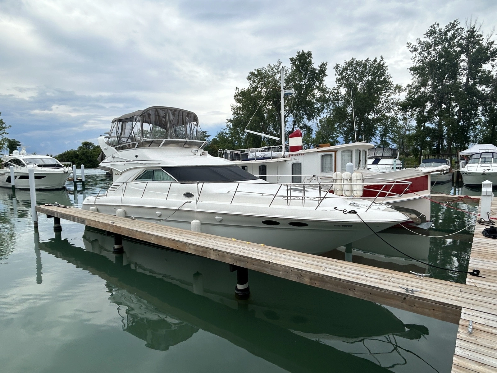 1999 Sea Ray 400 Sedan bridge