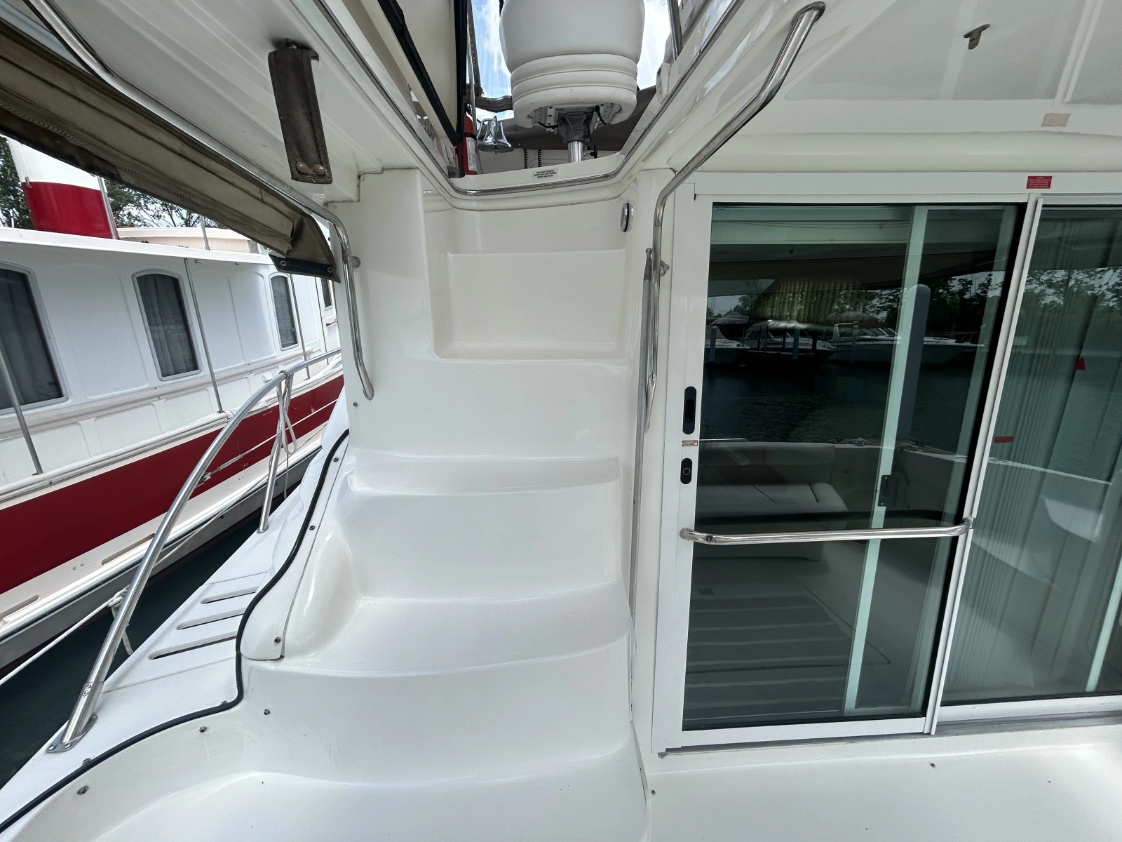 1999 Sea Ray 400 Sedan bridge