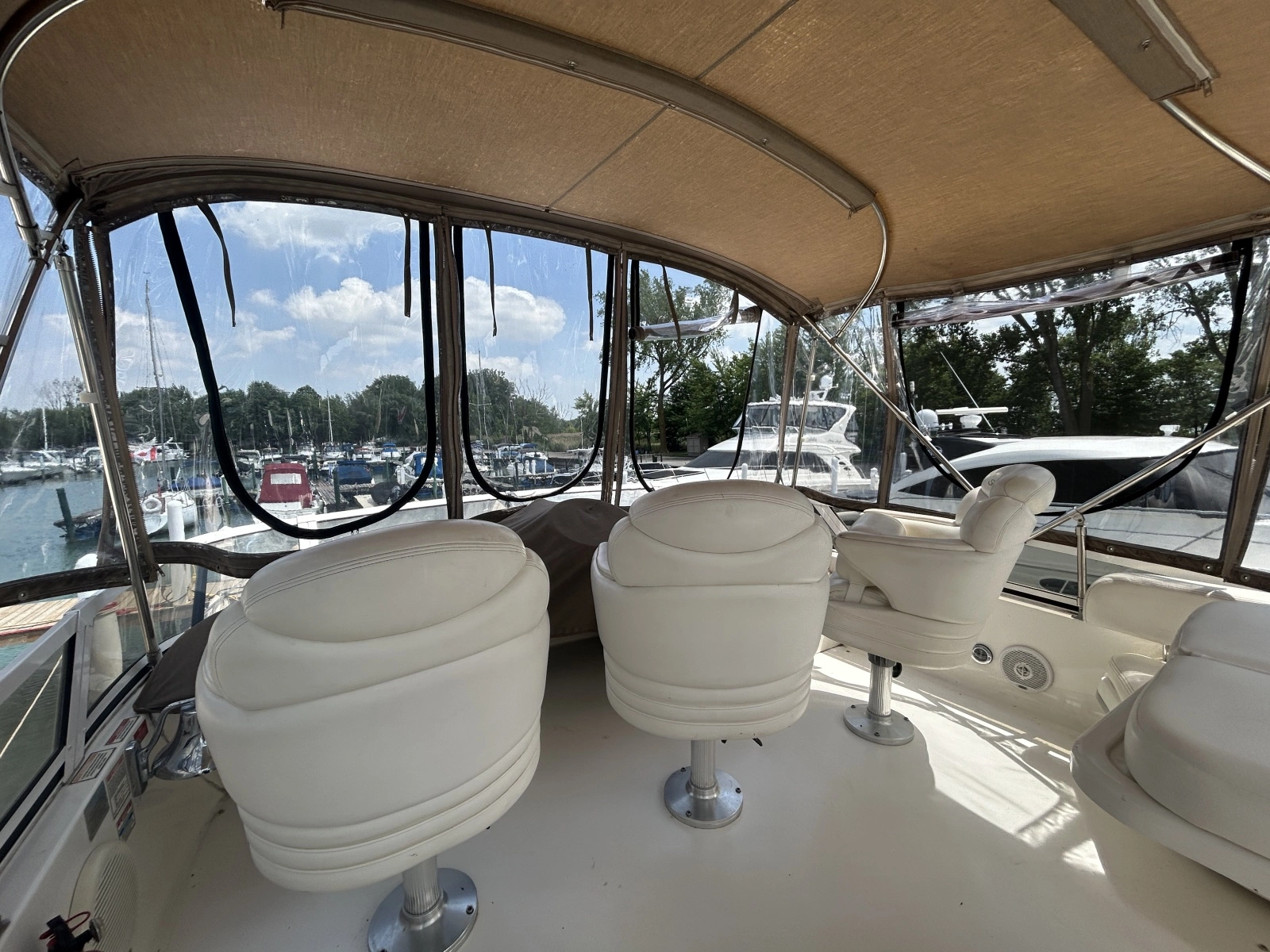 1999 Sea Ray 400 Sedan bridge