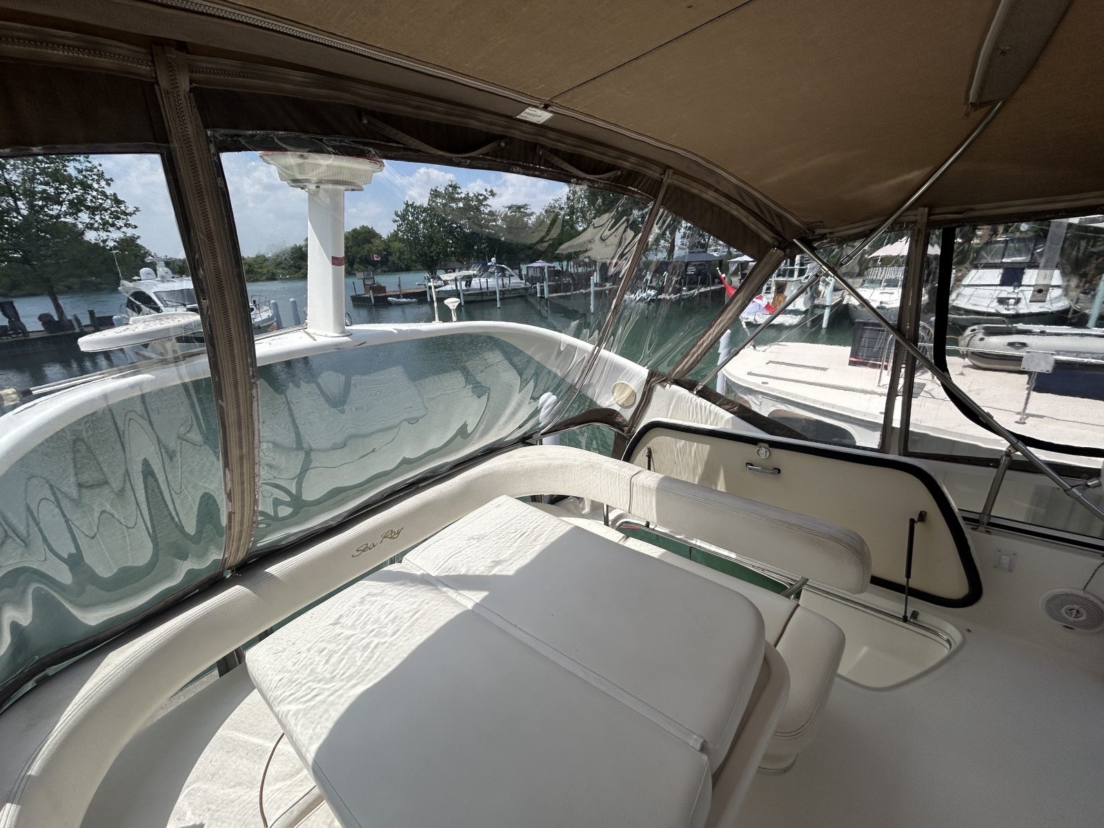 1999 Sea Ray 400 Sedan bridge