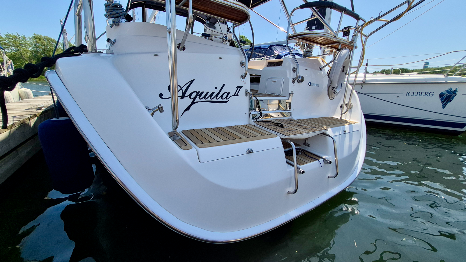2006 Hunter 410 Deck Salon