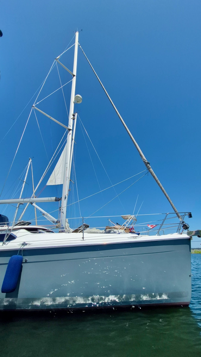 2006 Hunter 410 Deck Salon