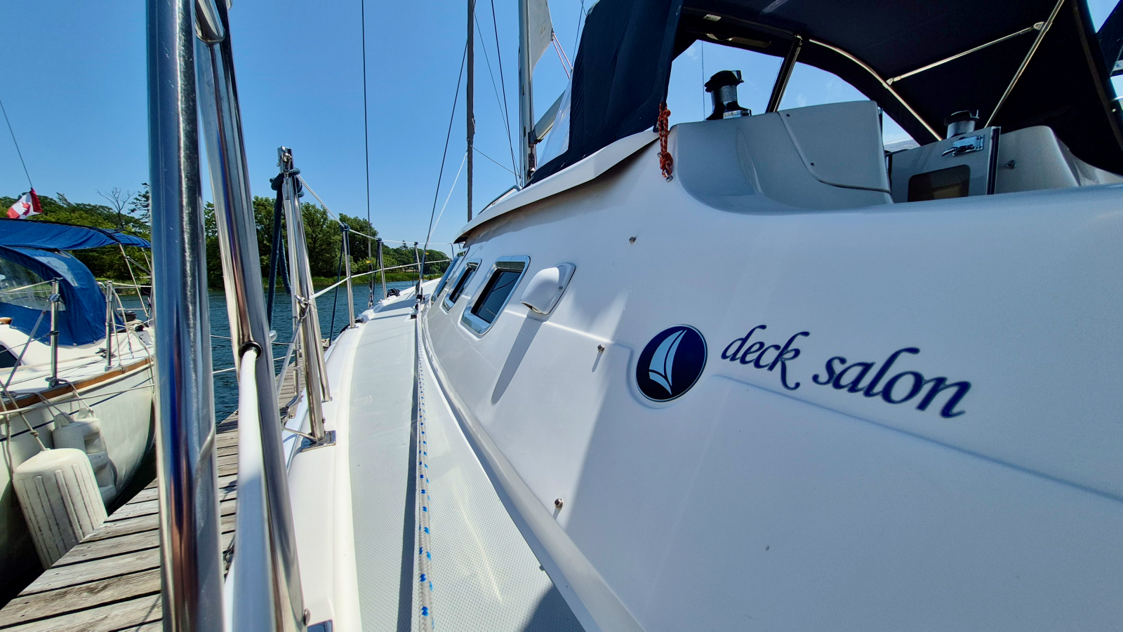 2006 Hunter 410 Deck Salon