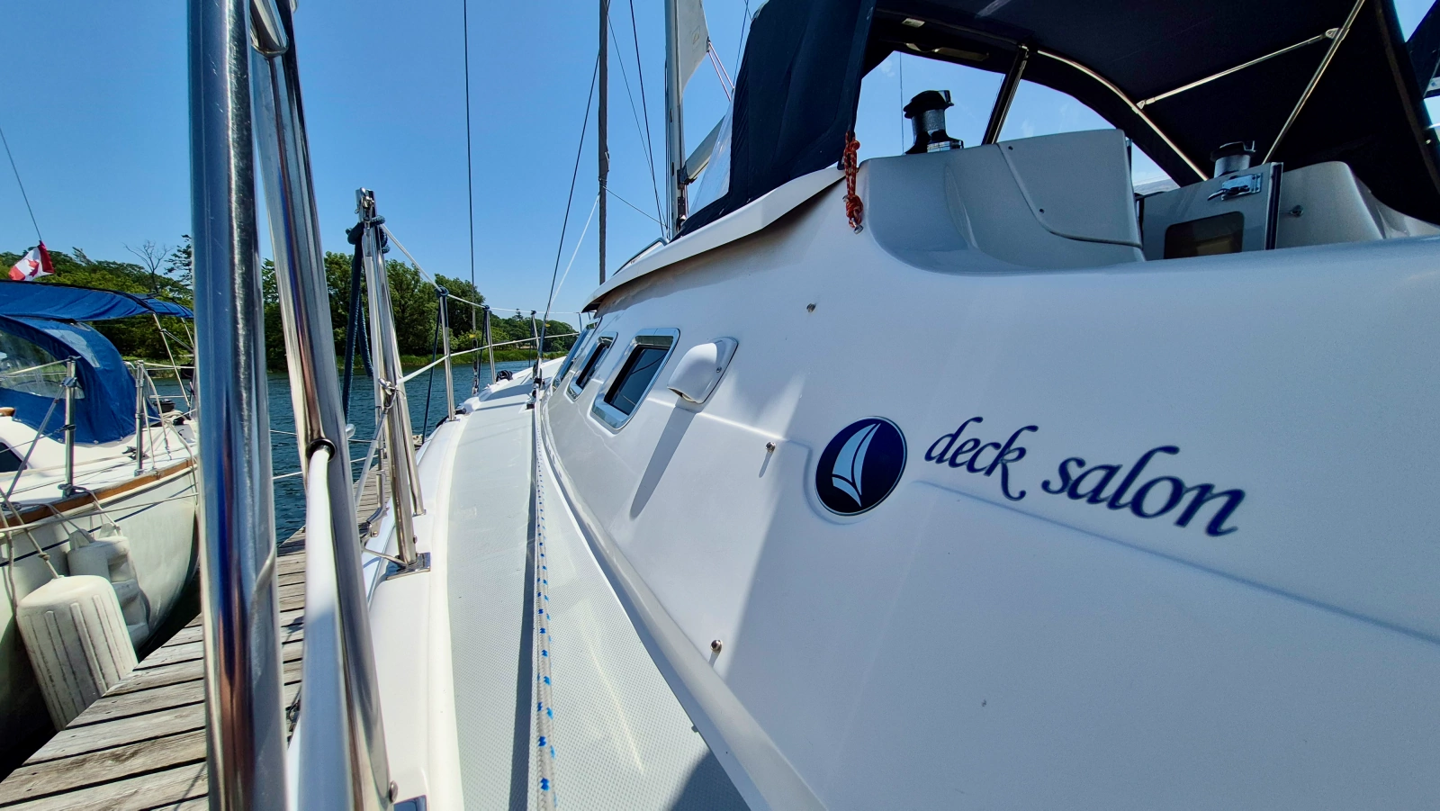 2006 Hunter 410 Deck Salon